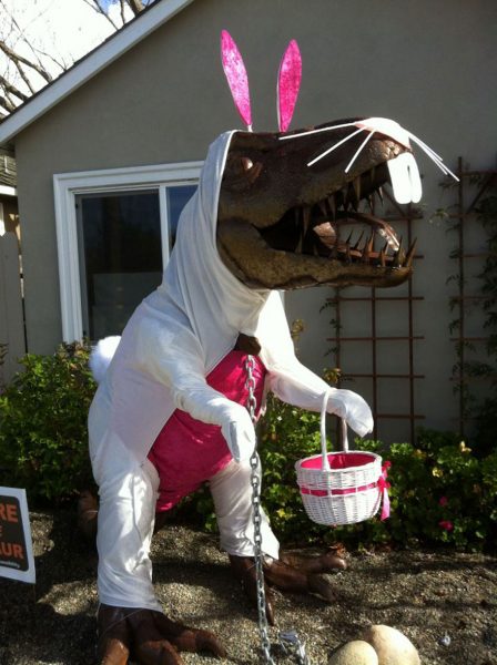 funny-dinosaur-front-lawn-costume-yard
