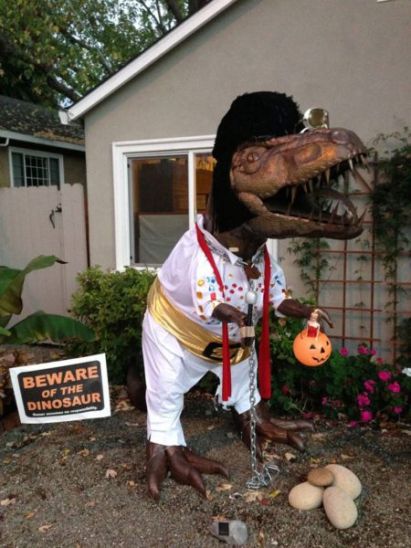 funny-dinosaur-front-lawn-costume-yard-Elvis