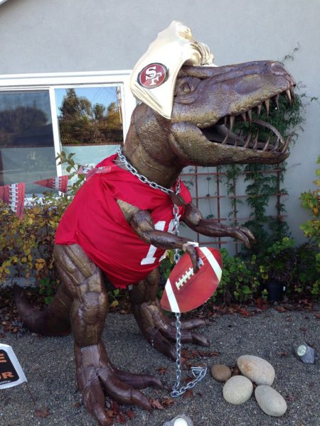 funny-dinosaur-front-lawn-costume-yard-NFL