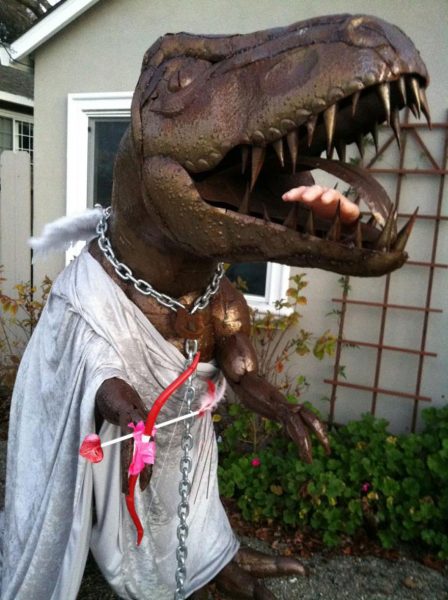 funny-dinosaur-front-lawn-costume-yard-Valentines-day