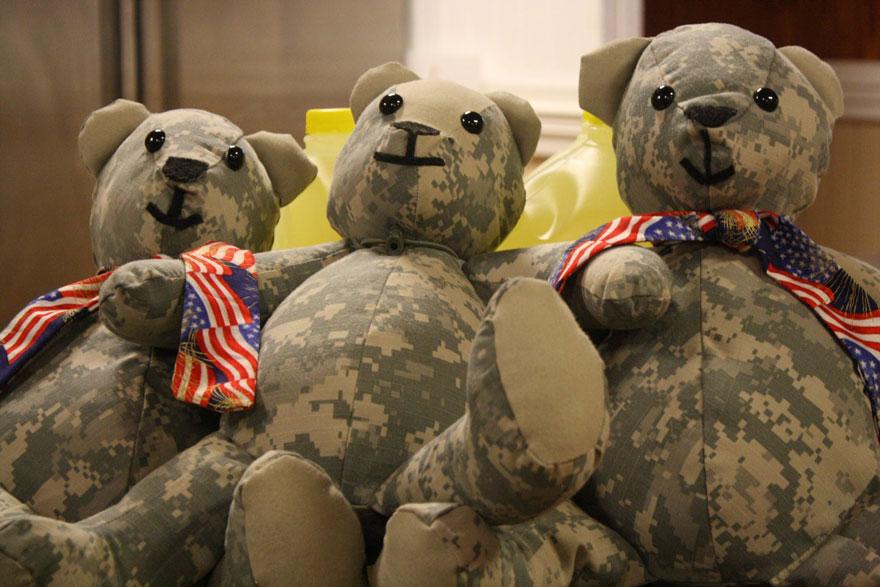 matthew-freeman-project-soldier-uniform-teddy-bears-6